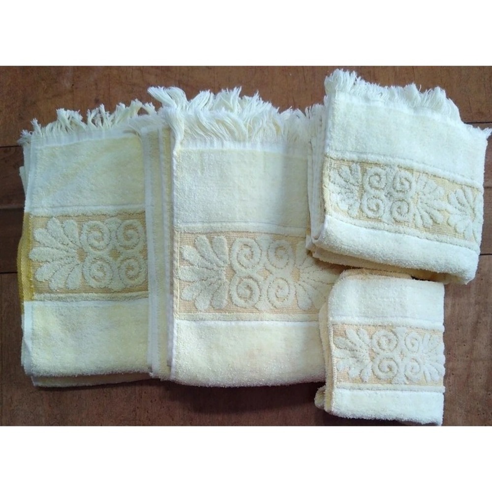 4 Vtg Canon Monticello Yellow Shell Pattern Towels 2 Bath, 1 Hand, 1 Face
